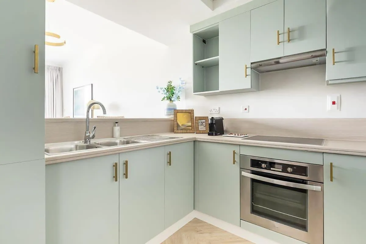 Daniels 1Br At The Greens With Golf Course View Dubai