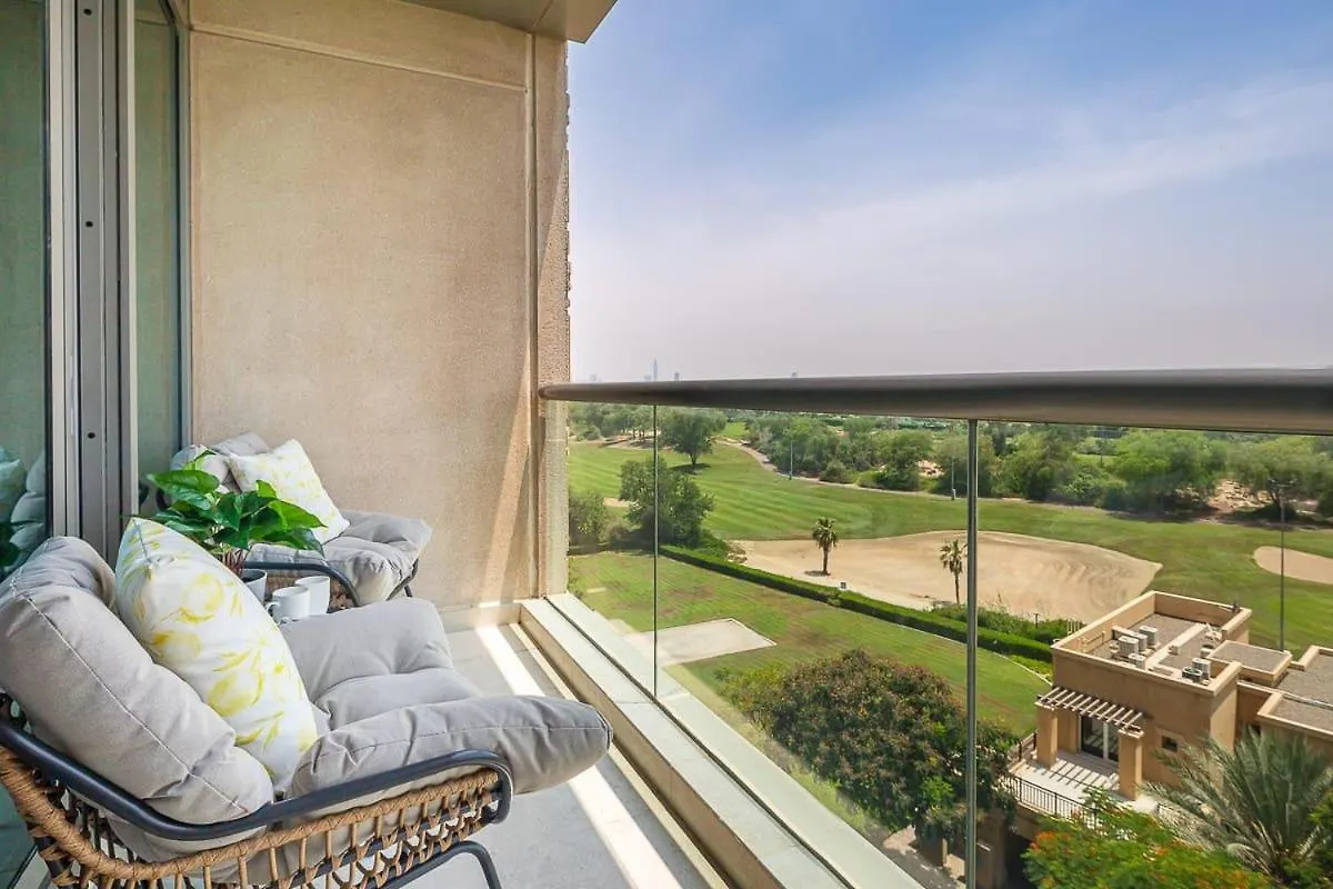 Daniels 1Br At The Greens With Golf Course View Dubai